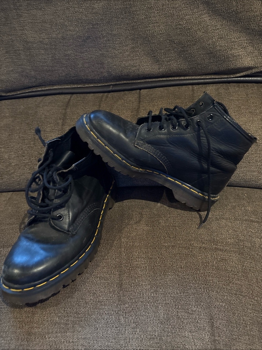 Dr Martens Black Yellow Stitching  Short  Boots Lace Up Combat  Womens 8.5/M 6.5